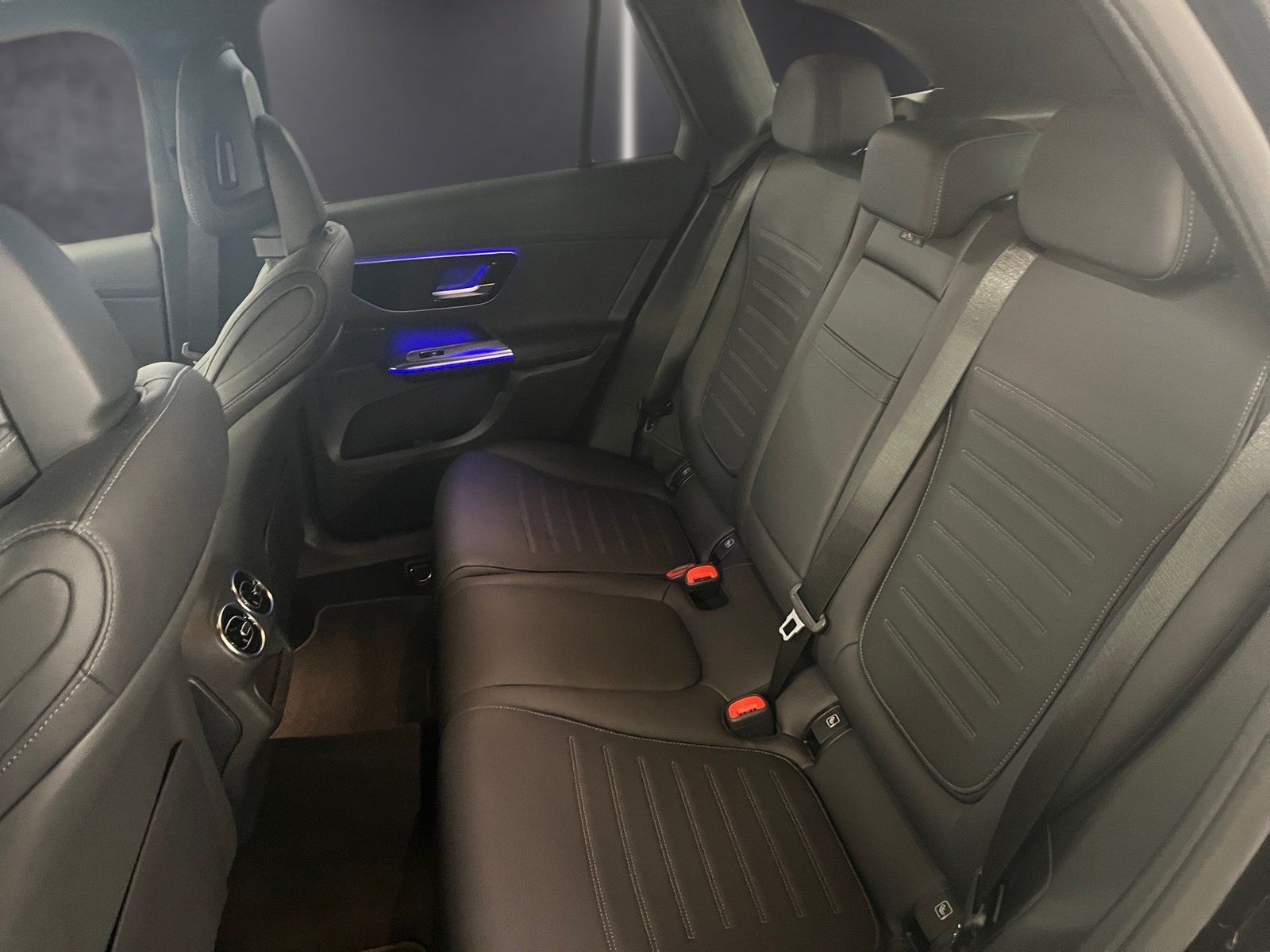 Fahrzeugabbildung Mercedes-Benz GLC 200 4M AMG*AHK*360°*Distronic*Night*LED*Memo
