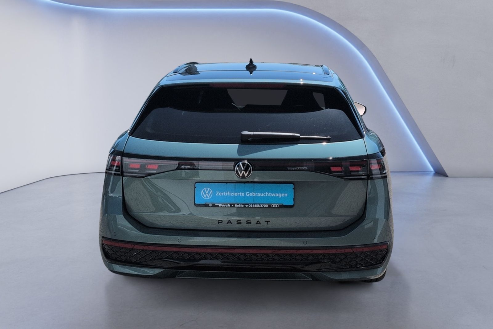 Passat 2.0 TDI DSG 4M R-Line MATRIX+AHK+HEADUP