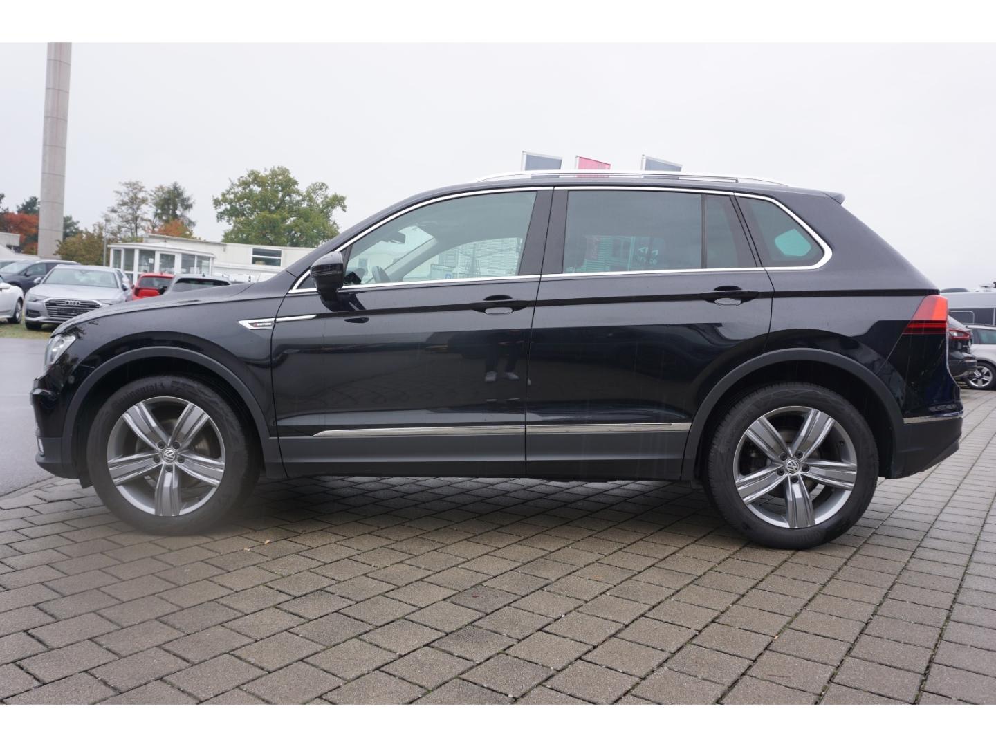 Volkswagen Tiguan 2.0 TDI 4Mot Highline DSG AHK Navi LED 19