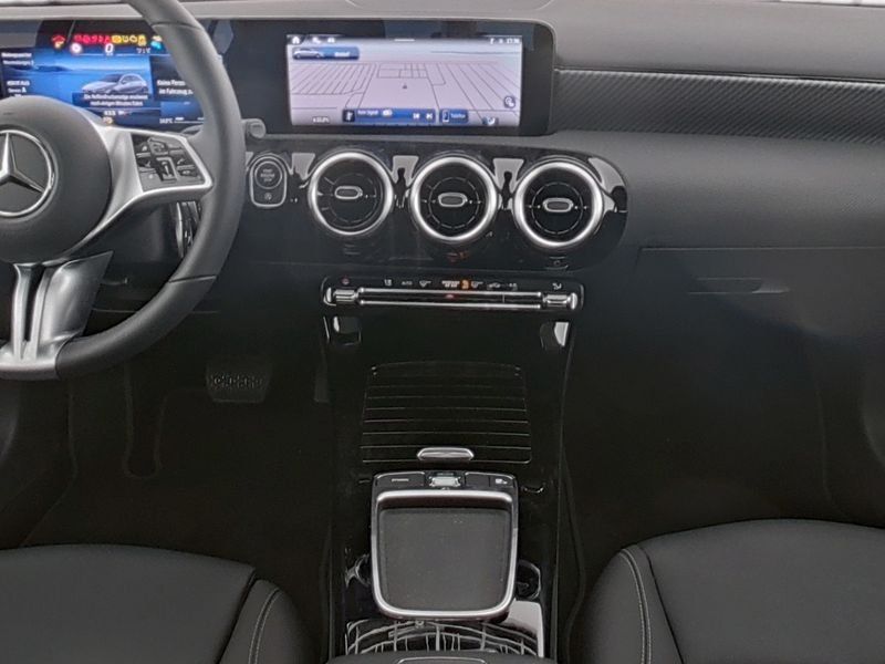 Fahrzeugabbildung Mercedes-Benz A 180 Progressive Adv.*LED*Kamera*CarPlay*MBUX*