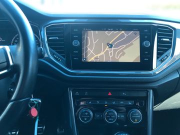 Volkswagen T-Roc 1.5 TSI Sport *Navi*LED*AHK