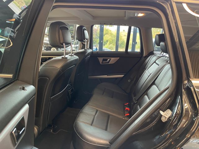 MYAUTOCENTER – Gebraucht- und Jahreswagen mit Werkstattservice in Pfaffenhofen Mercedes-Benz GLK 350 4Matic *Sport-Paket*Xenon*Navi*Klima*