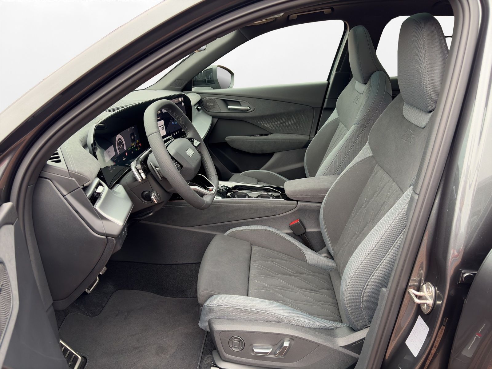Audi Q3 SUV e-hybrid TECHPRO+PANO+HUD+DIGI-MATRIX+ foto 2