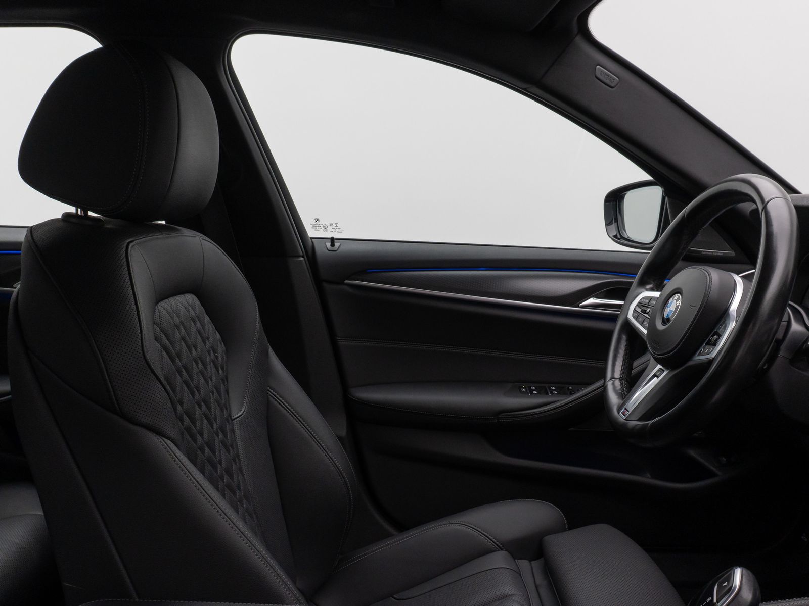 Fahrzeugabbildung BMW 530d  xD M Sport Kamera Laser HUD DAB H/K 20Zoll