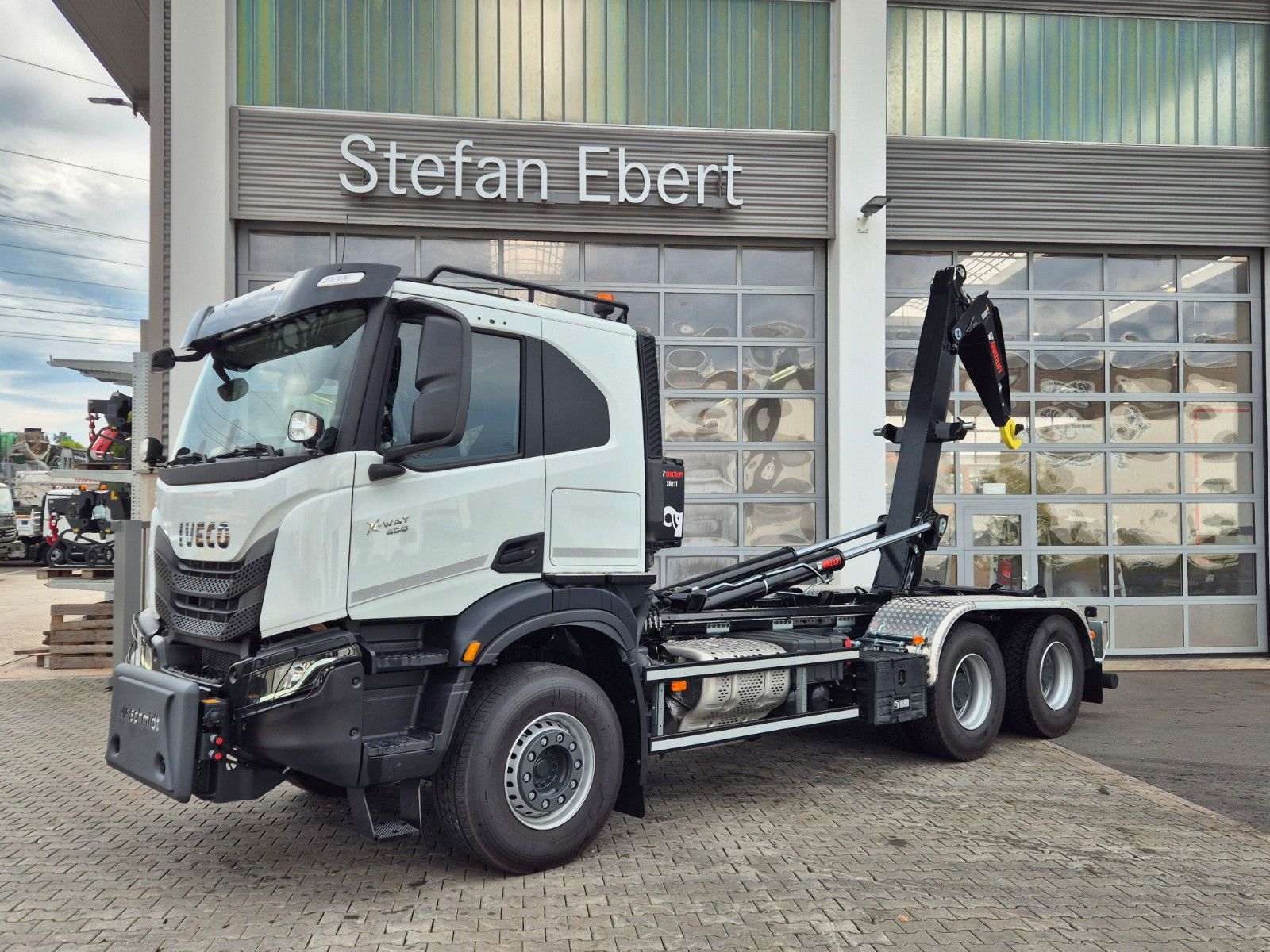 Fahrzeugabbildung Iveco X-Way AT300X48Z/P HR OFF 6x4 Hiab Winterdienst