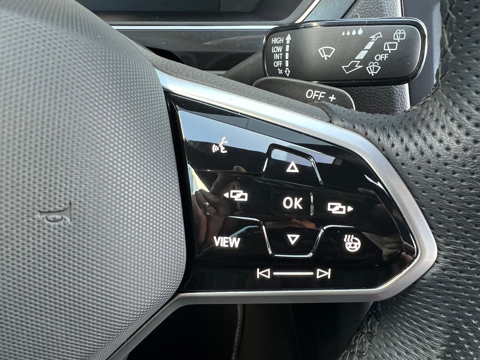 Fahrzeugabbildung Volkswagen Tiguan Allspace R-Line 2.0 TDI DSG 4MOTION *AHK,