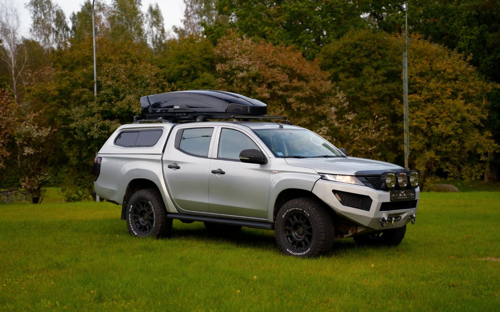 Mitsubishi L200 off-road; Laser; 3 Winches
