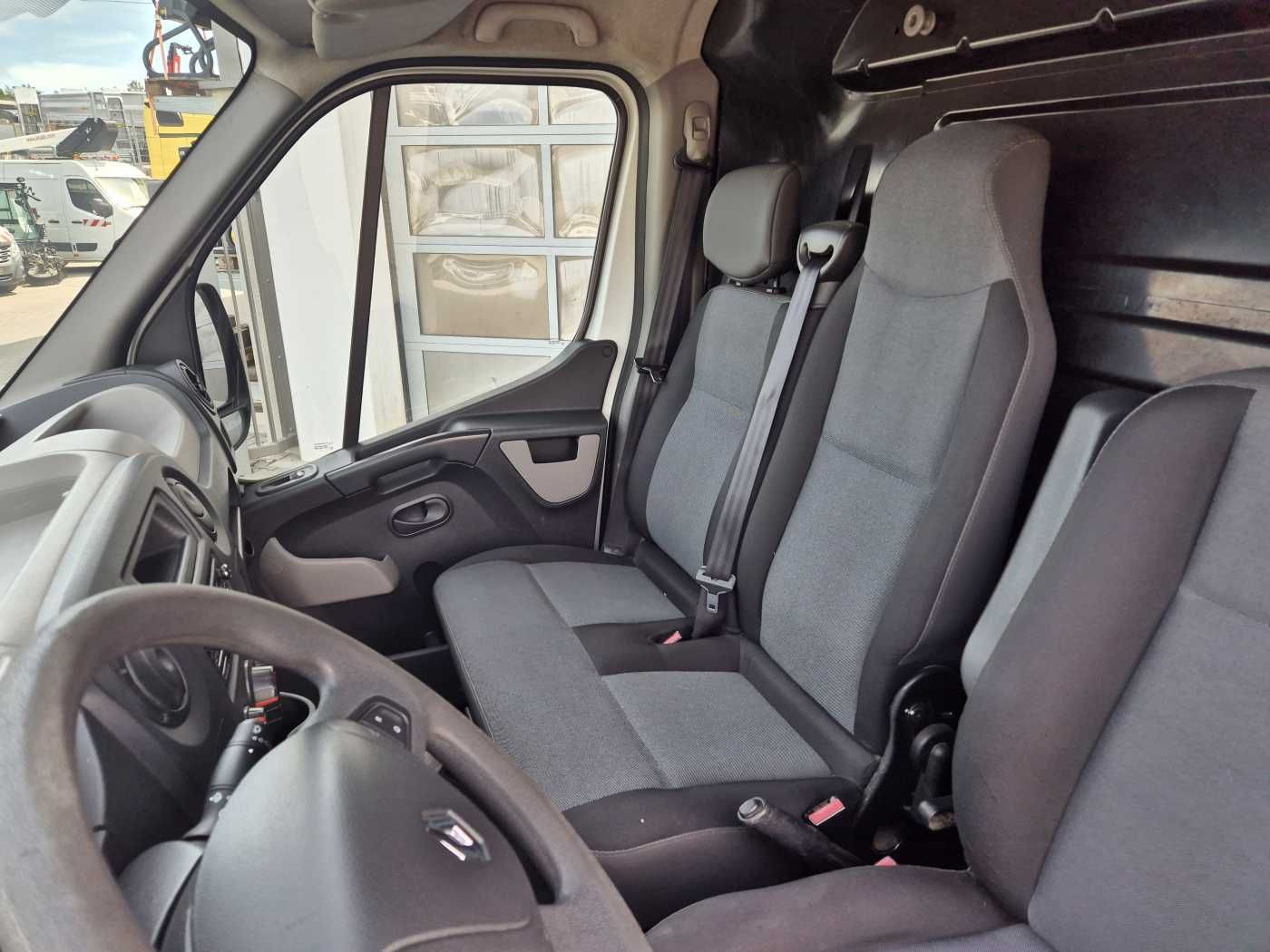 Fahrzeugabbildung Renault Master 2.3 dCi / KLUBB K32, 12,5m