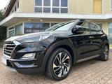 Hyundai Tucson 1,6 Ltr. Aut. Premium Navi LED Leder Pano - Hyundai TUCSON mit Diesel-Antrieb: Schiebedach