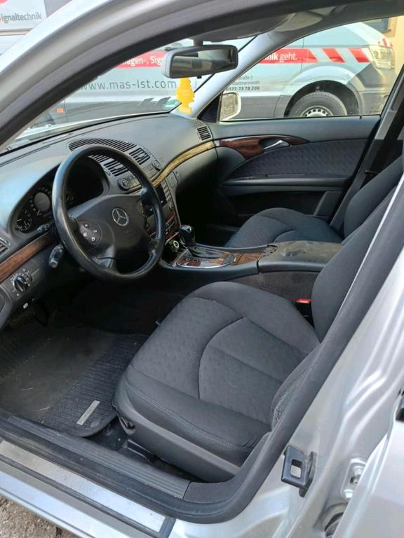 Mercedes-Benz E 240
