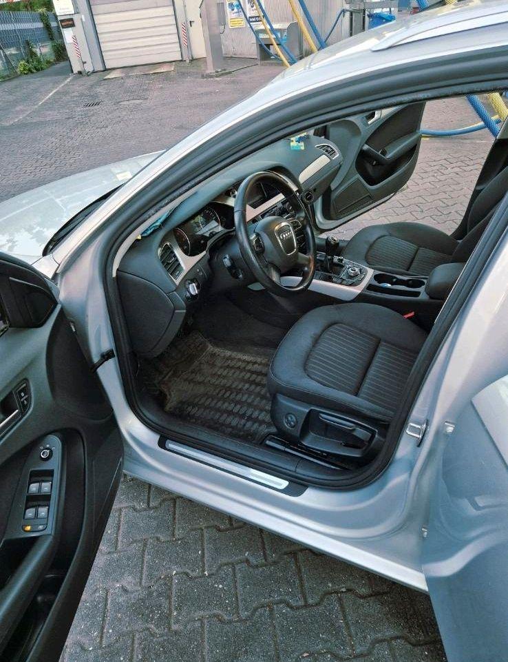 Audi A4 2009 — rear view