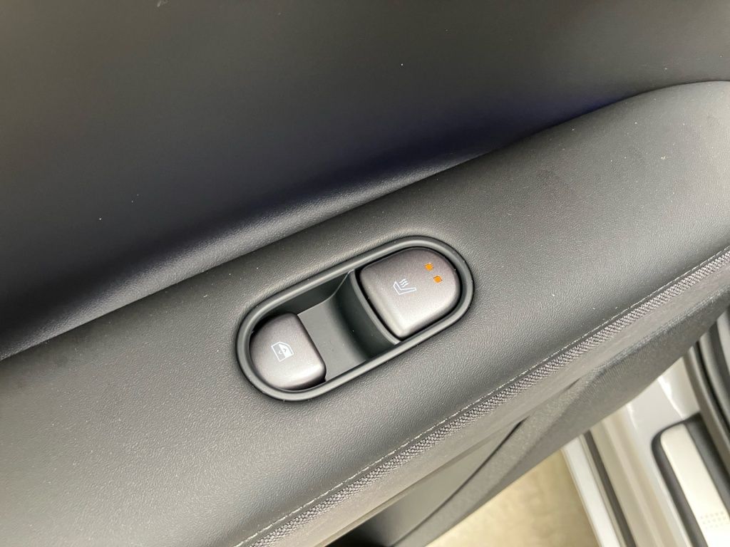 Fahrzeugabbildung Hyundai IONIQ 5 2WD 84kWh Uniq 2xKlima 360 4xSHZ AUT HUD