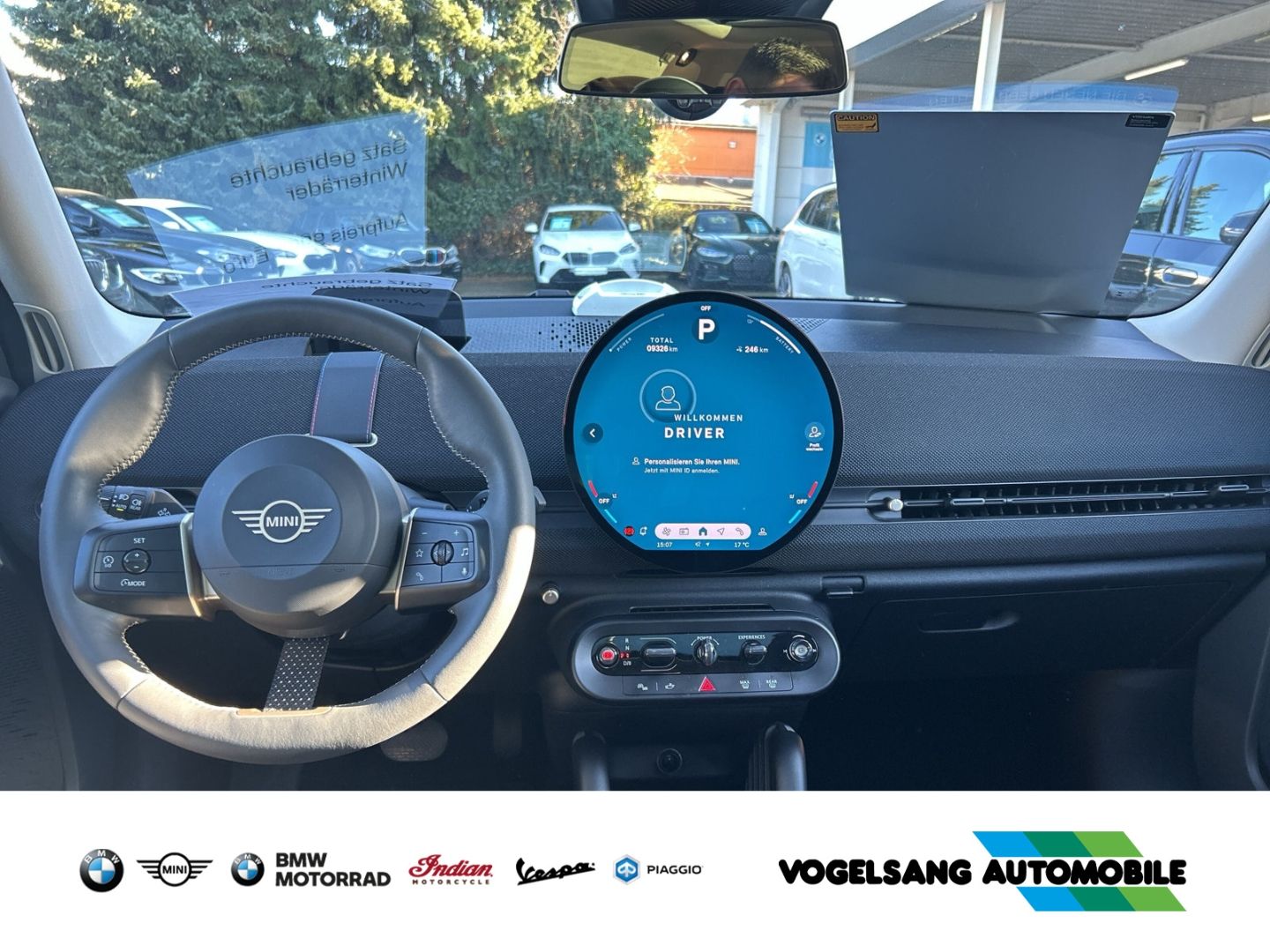 Fahrzeugabbildung MINI Aceman SE Classic Trim,Panodach,HeadUp,19''LMFel