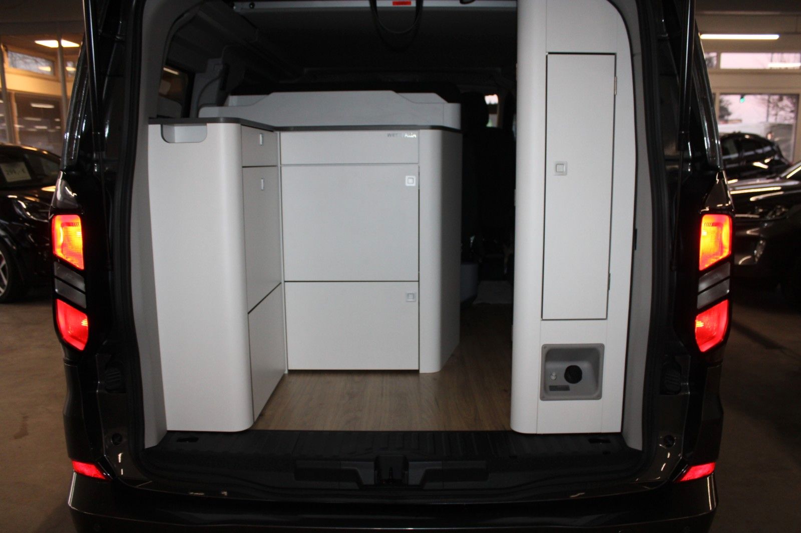 Fahrzeugabbildung Ford Transit Custom Nugget L1 Titanium Aufstelldach