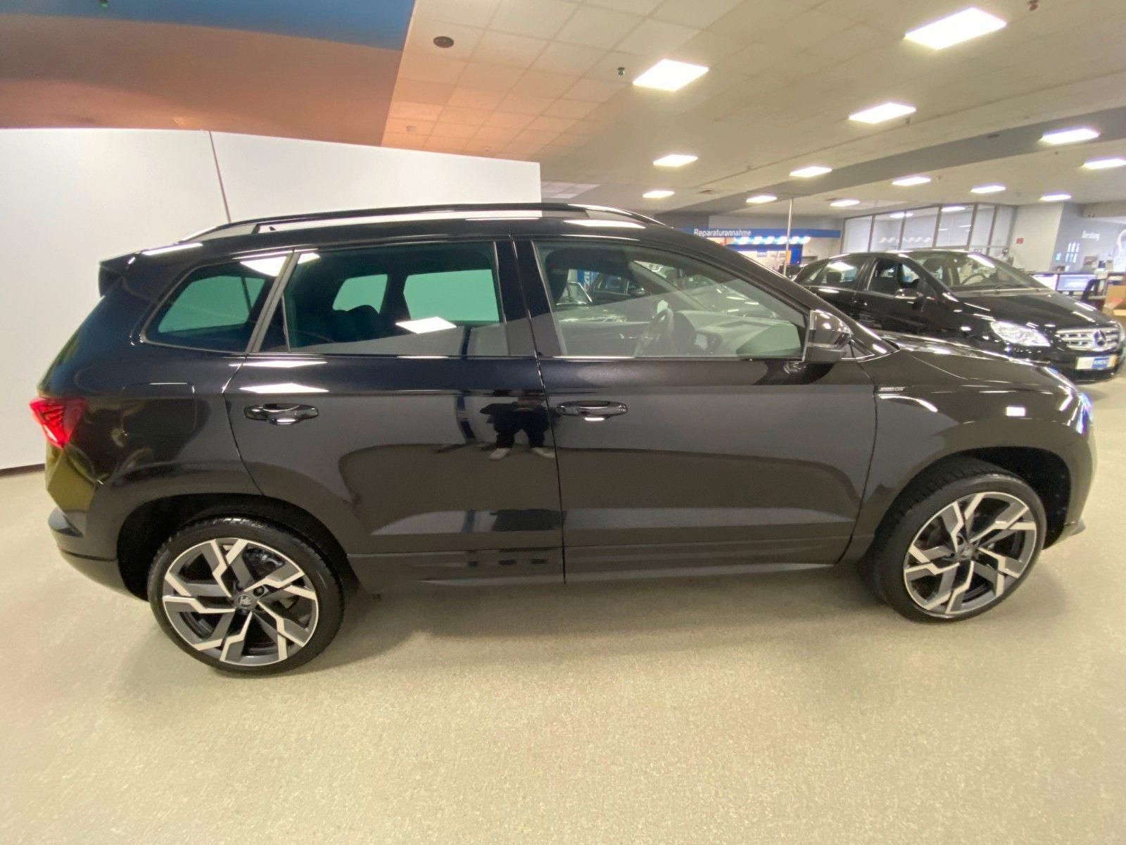 Fahrzeugabbildung SKODA Karoq 1.5 TSI DSG Sportline+AHK+ACC+NAVI+MATRIX