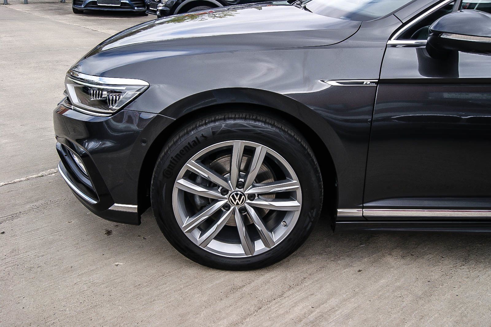 Fahrzeugabbildung Volkswagen Passat Variant 20TDI 4Motion R-Line MATRIX PANO
