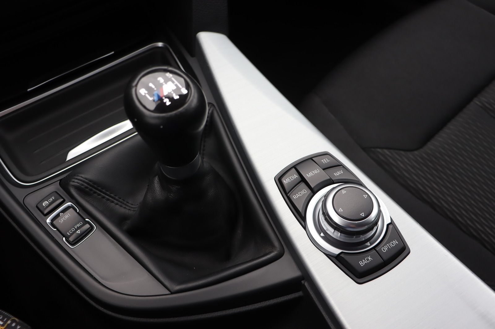 Fahrzeugabbildung BMW 320 i * AHK * Navi * SD