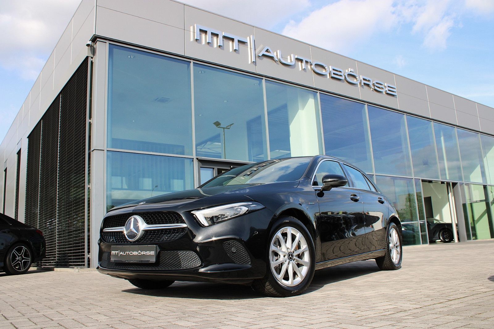 Mercedes-Benz A 250e PROGRESSIVE MBUX NAVI KAMERA LEDER