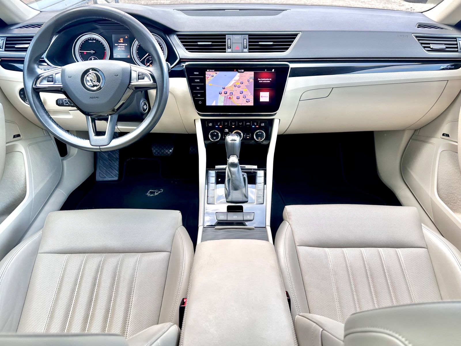 Fahrzeugabbildung SKODA SUPERB L&K 4x4*AHK+LEDER+DSG*MOD.2019*