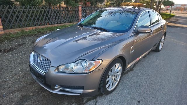 Jaguar XF Premium Luxury *Keyless*Xenon*RFK*FSHzg*Navi*