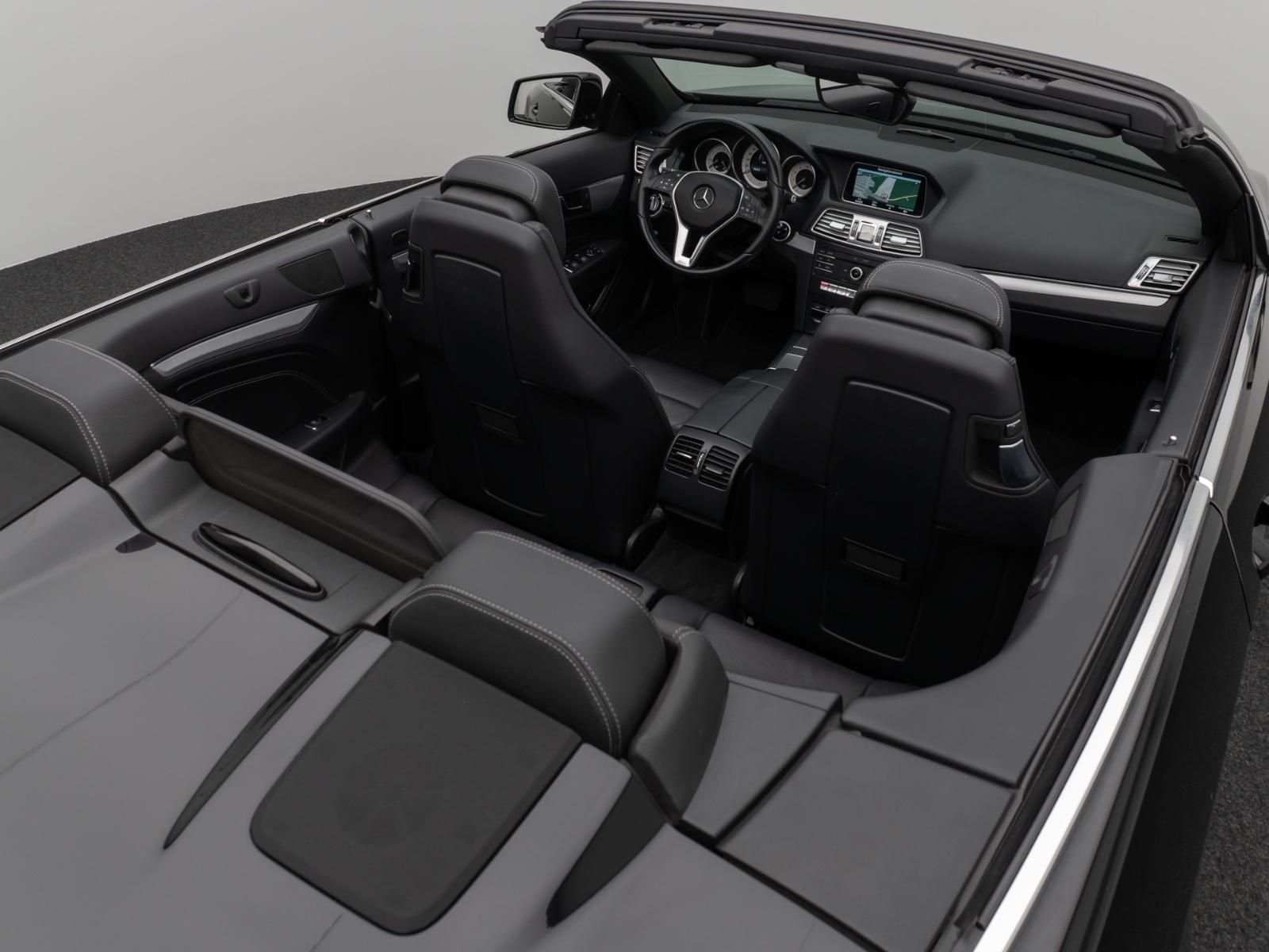 Mercedes-Benz E 200 Cabrio LED Sitzhzg Navi PDC Tempomat Leder