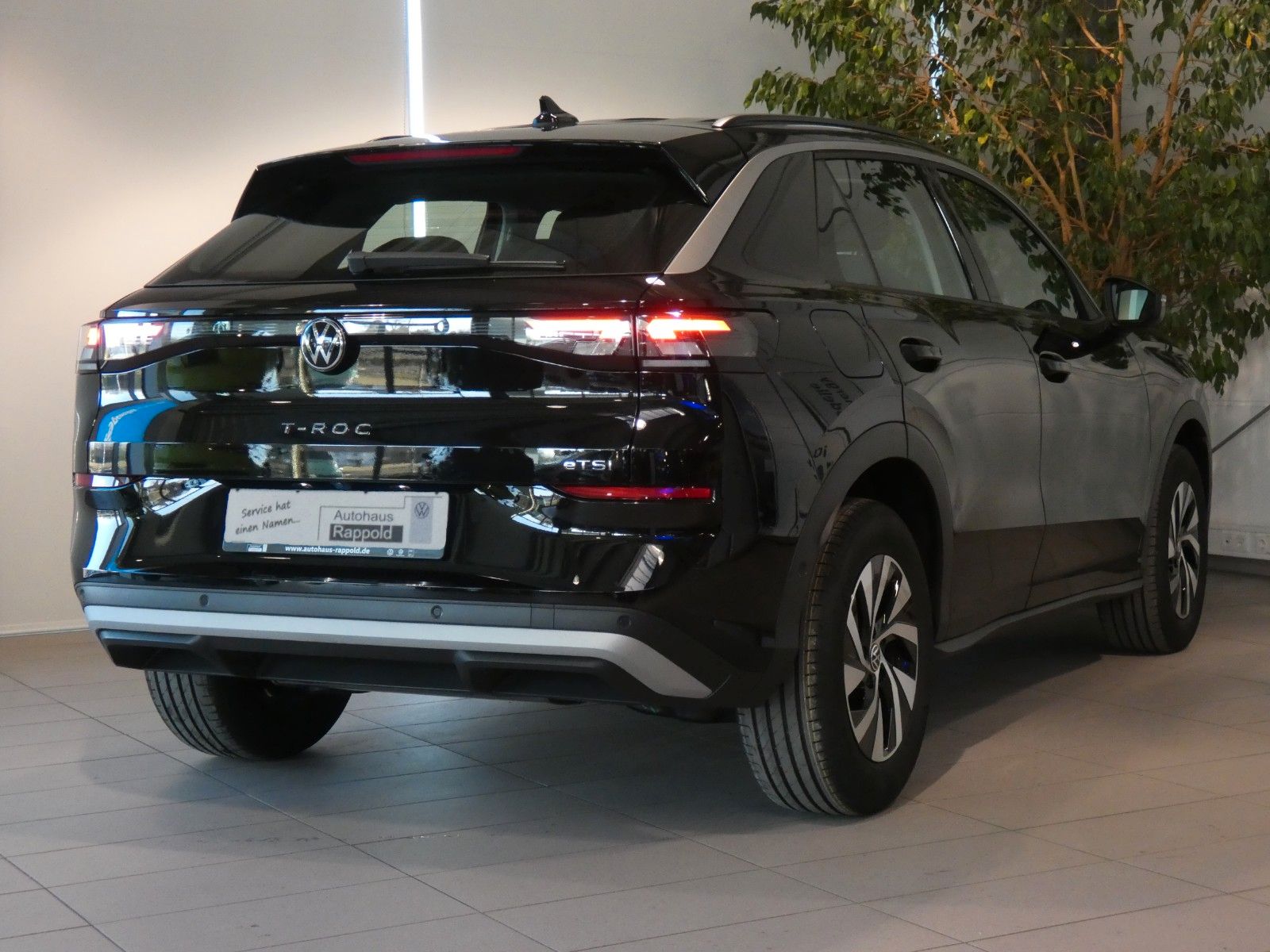 Volkswagen T-Roc 1.5 eTSI Life AHK NAVI foto 4