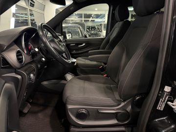Mercedes V 220 - 10
