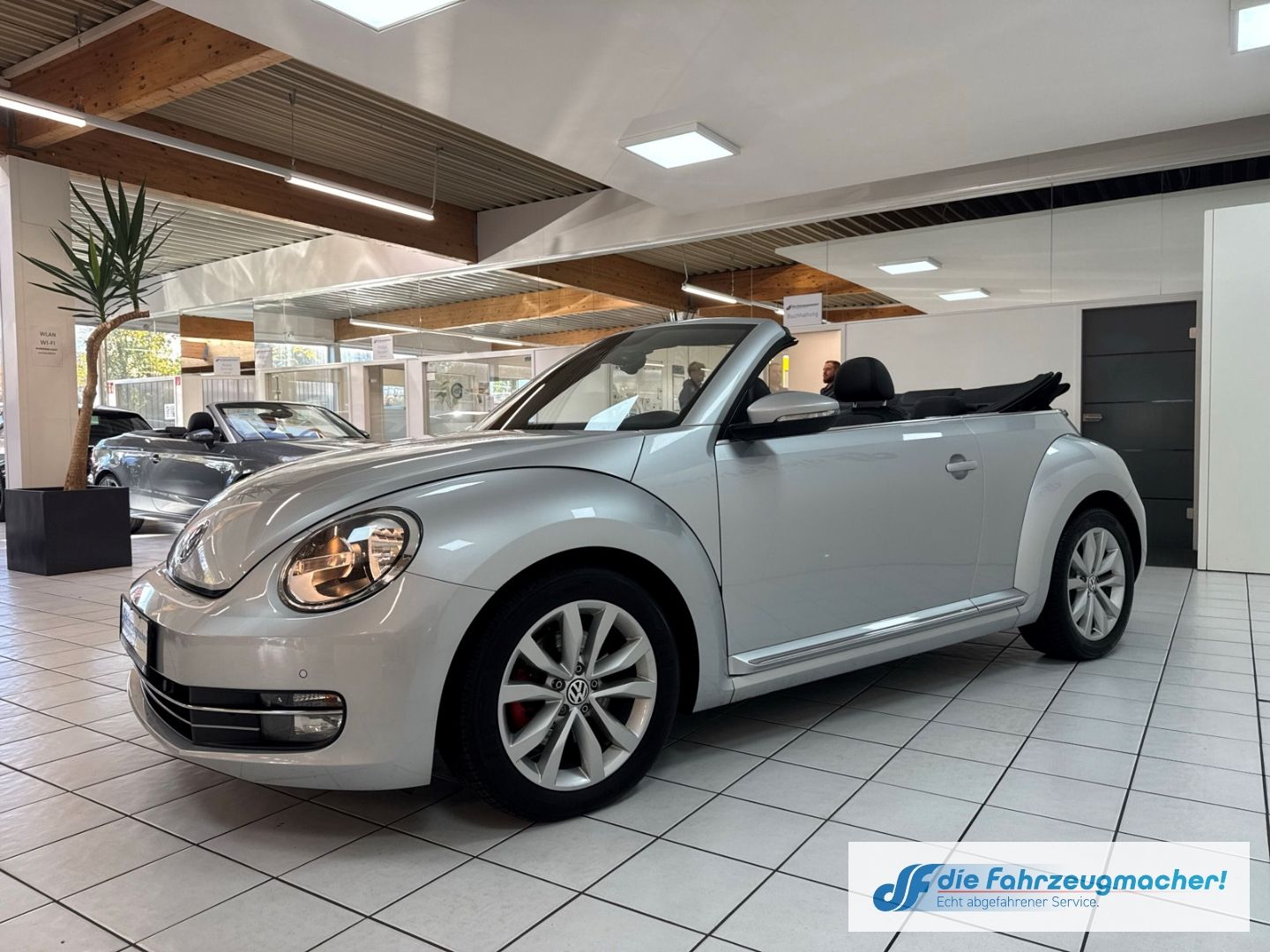 Fahrzeugabbildung Volkswagen Beetle Cabriolet Design 1,4 DSG Leder Sperrdiff.