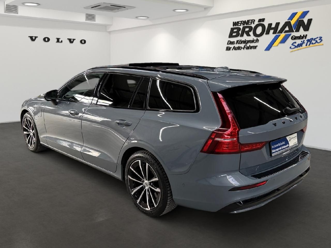 Fahrzeugabbildung Volvo V60 Kombi Ultimate Dark Recharge Plug-In Hybrid