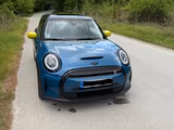 MINI Cooper SE  - blaue MINI Cooper SE