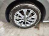 Volkswagen T7 Multivan 1.4 TSI DSG eHybrid Energetic Navi I - : Allradantrieb, Kleinbus