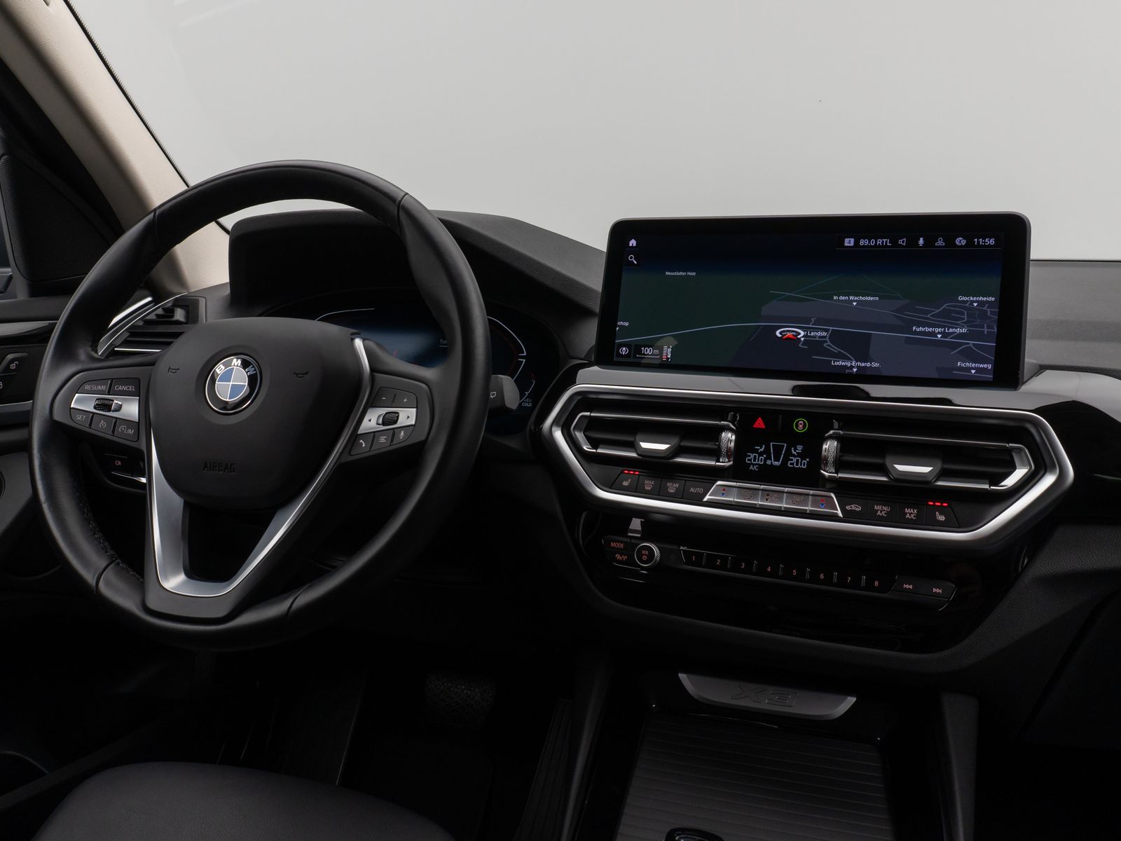 Fahrzeugabbildung BMW X3 xD30i Kamera DAB HiFi WLAN Leder Sport 19Zoll