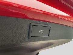 SKODA Karoq Sportline CANTON 4xSHZ AHK 5Jahre Garantie