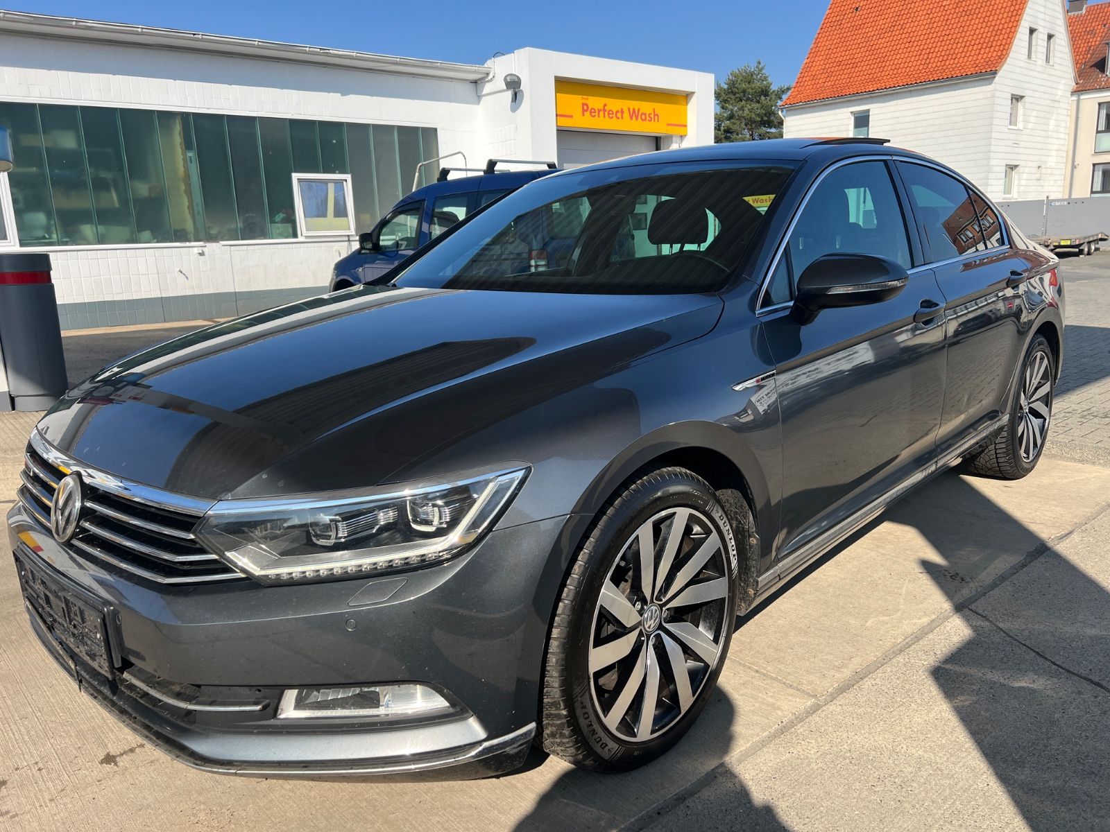 VW Passat Lim. Highline BMT 4Motion R-Line