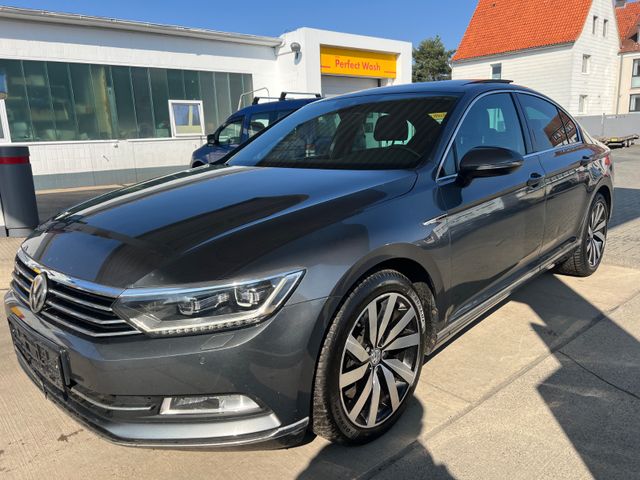 VW Passat Lim. Highline BMT 4Motion R-Line