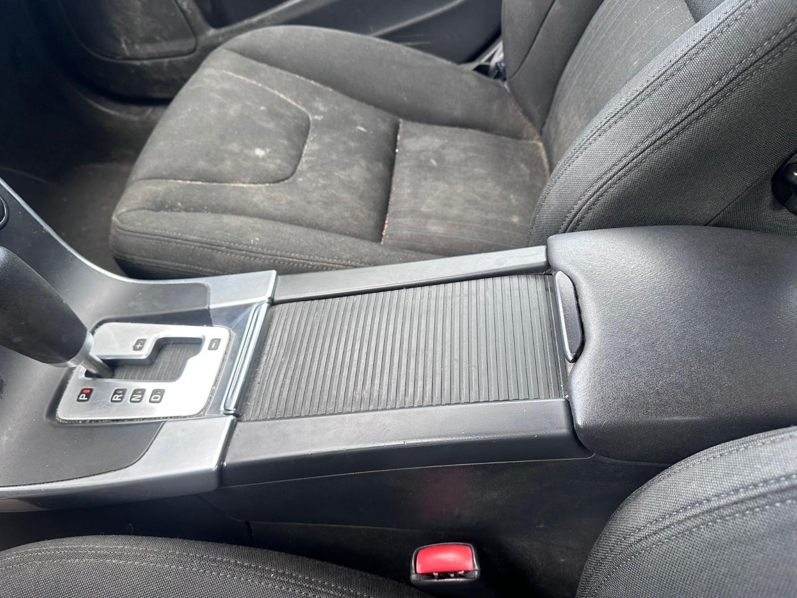 Volvo V60 2012 — photo 18