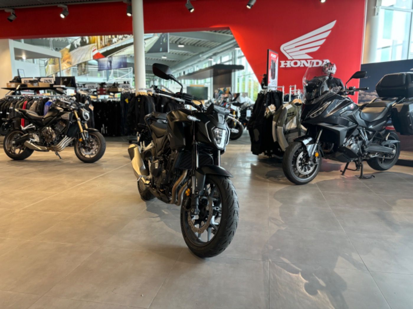 Fahrzeugabbildung Honda CB 500 Hornet 2025