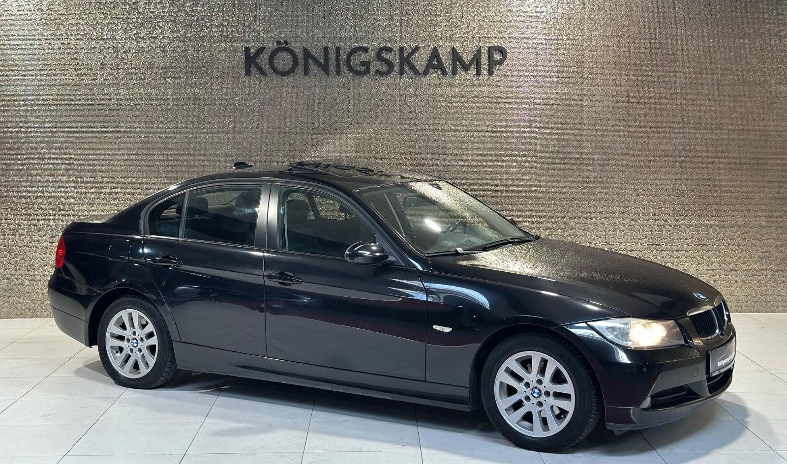 BMW 320i * PDC * NAVI * SHZ *
