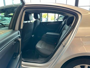 MYAUTOCENTER – Gebraucht- und Jahreswagen mit Werkstattservice in Pfaffenhofen Volkswagen Passat *ACC*NAV*AHK*PDC*SitzHZ*2-ZONEN*TotWinkel