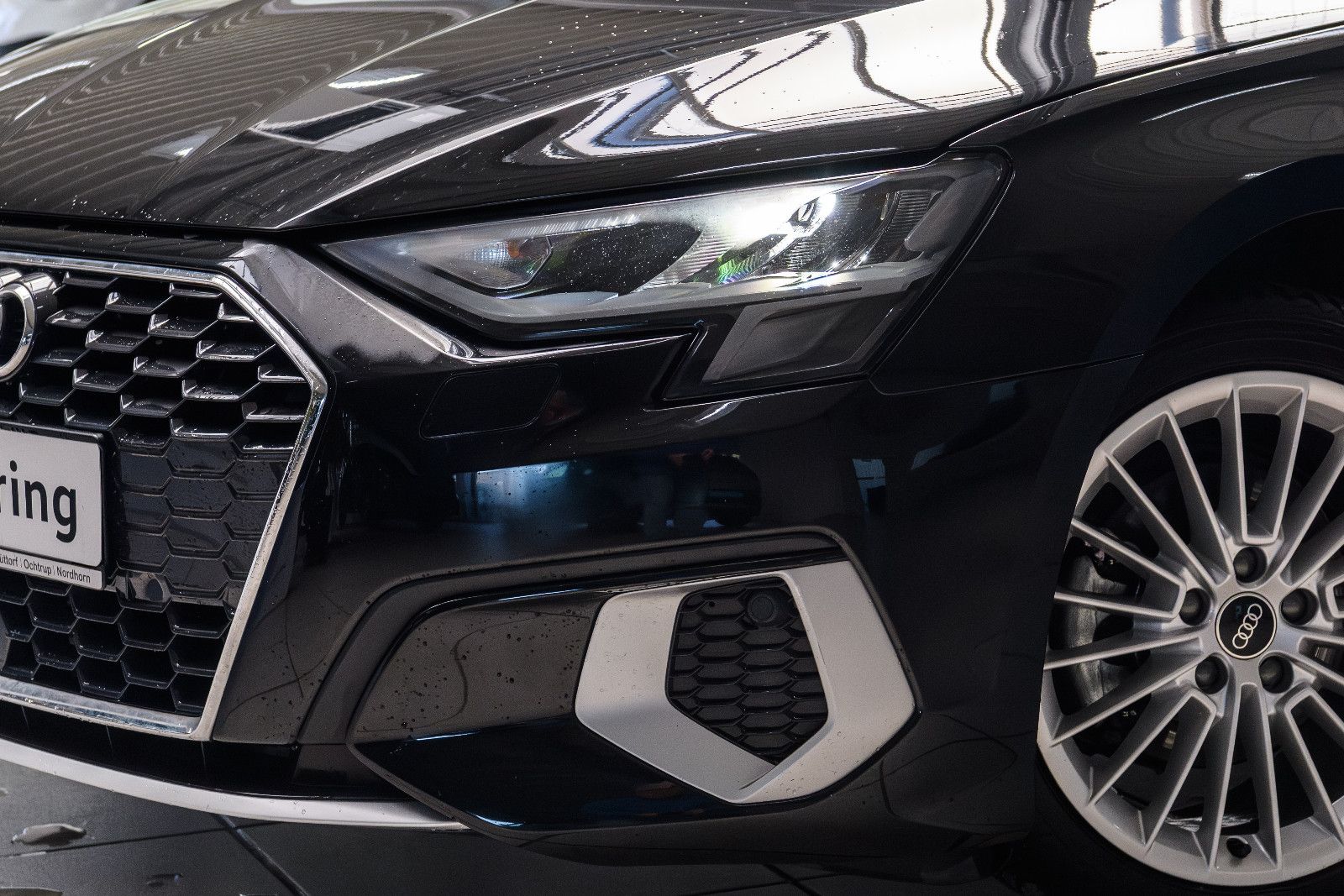 Fahrzeugabbildung Audi A3 30 TFSI S tronic advanced Sportback