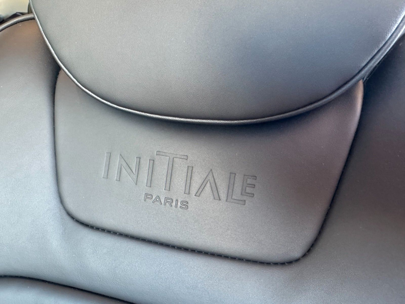 Fahrzeugabbildung Renault Captur Initiale Paris Navi/Leder/Kamera/21Tkm