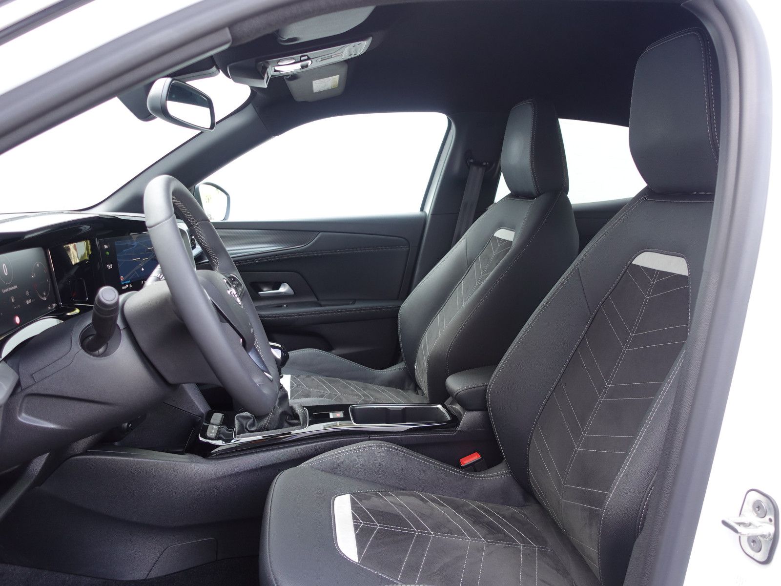 Fahrzeugabbildung Opel Mokka 1.2Turbo Ultimate Navi,Sitzh.,PDC,Kamera