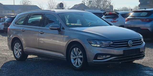 Volkswagen Passat Var. Business 2.0 TDI Automatik+Navi+LED