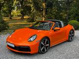 Porsche 992 Targa 4S - B2B Netto - Chrono - Bose - Porsche mit Benzin-Antrieb: Orange, Cabrio