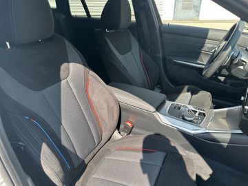 BMW 330e xDrive M Sportpaket Head-Up HiFi DAB LED