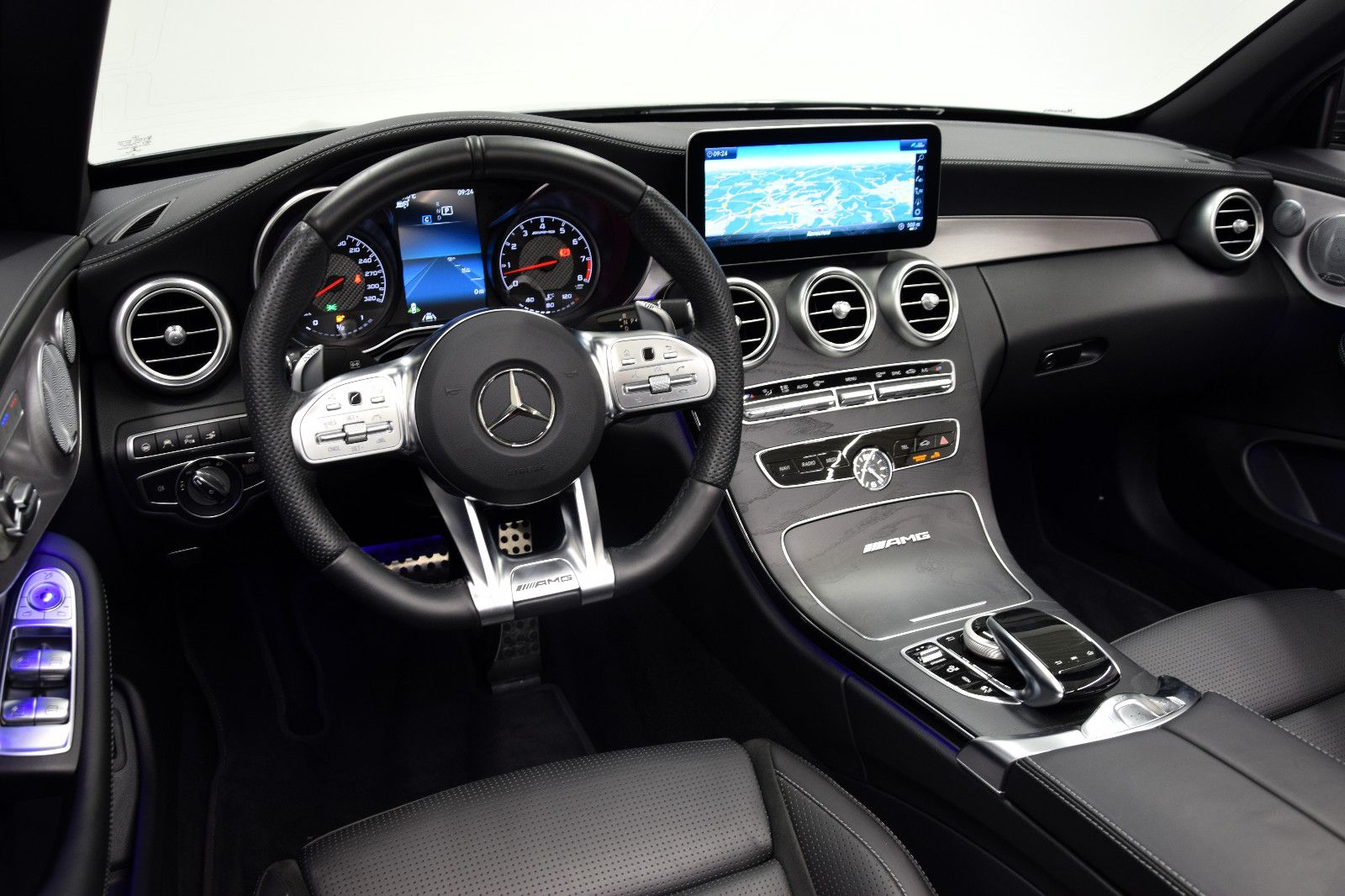 Fahrzeugabbildung Mercedes-Benz C 63 AMG Cabrio Distron. Burmester Sitzklima 19"