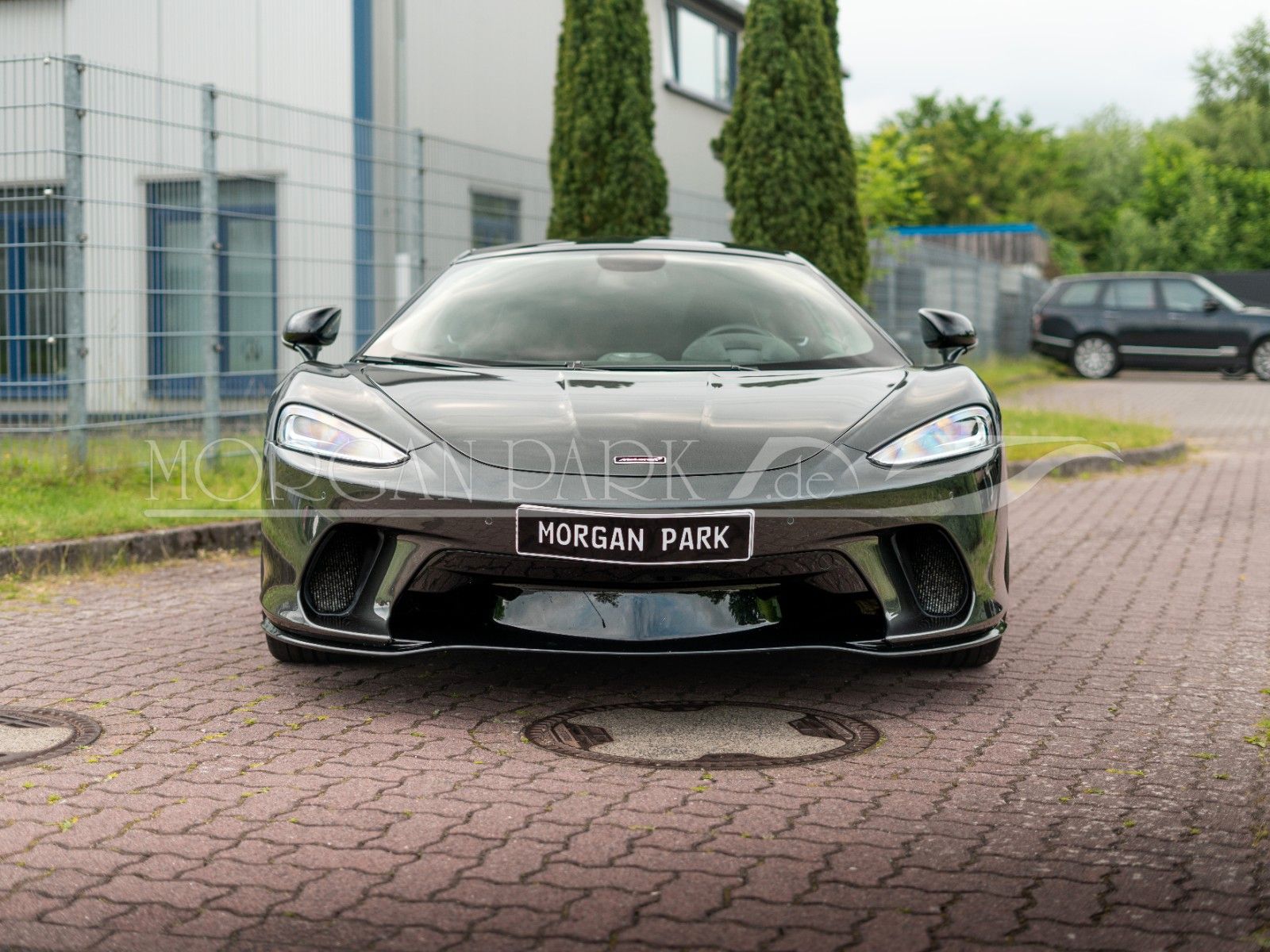 Fahrzeugabbildung McLaren GT *Storm Grey Metallic* + MwSt. + Sportauspuff