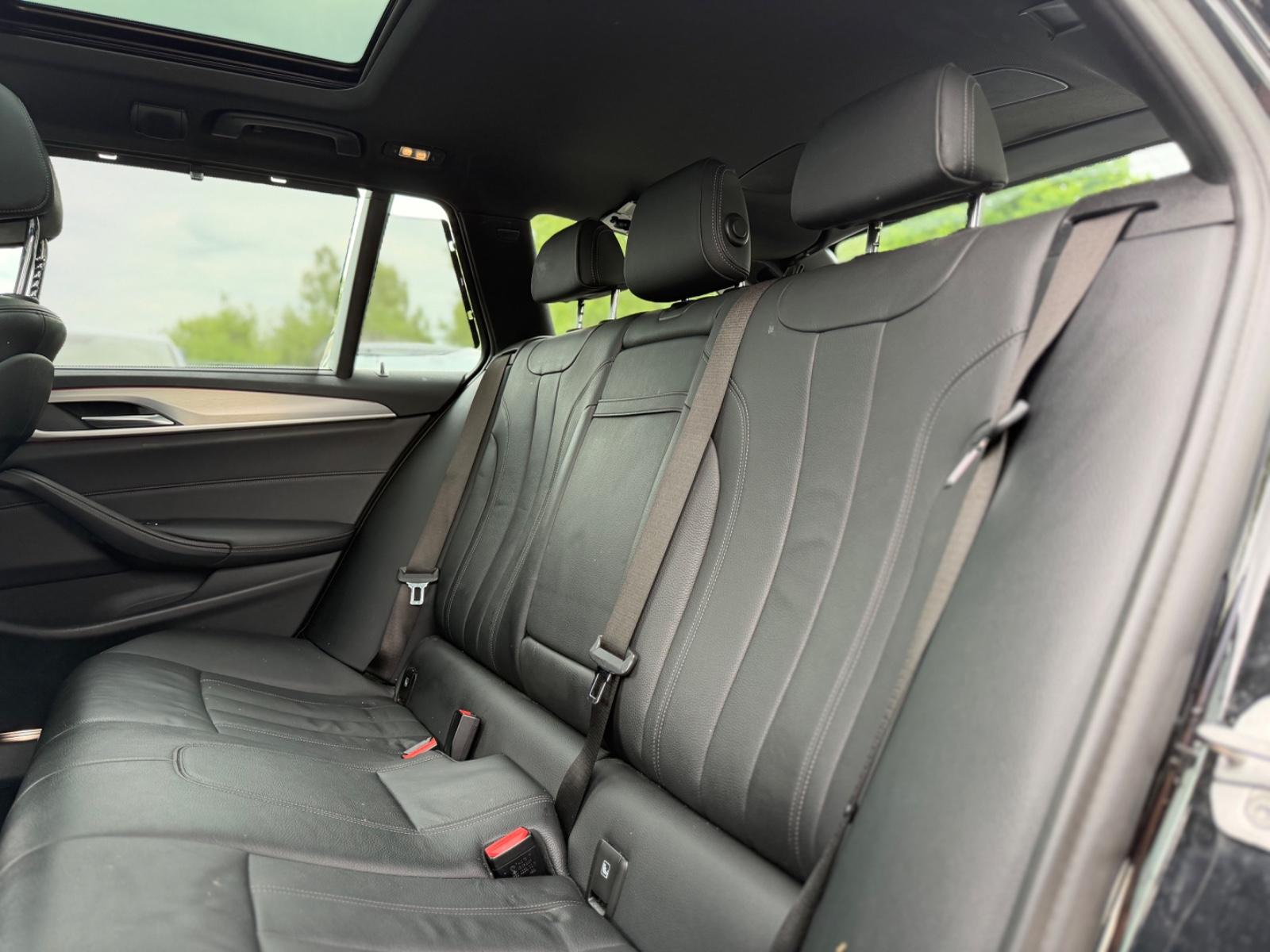 BMW 530d Touring*PANO*LEDER*HUD*LED*HIFI*APPLECAR*