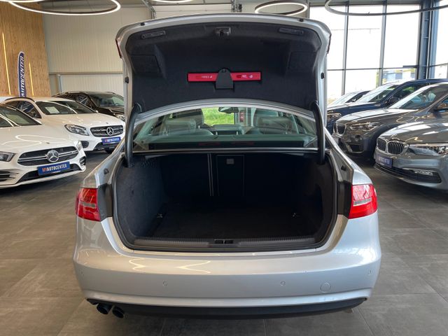 Audi A4 Lim. Ambiente *Xenon*Navi*Standheizung*