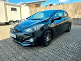 Hyundai i30 1.4 CRDI Classic - Hyundai i30 mit Diesel-Antrieb: Limousine, 1.4